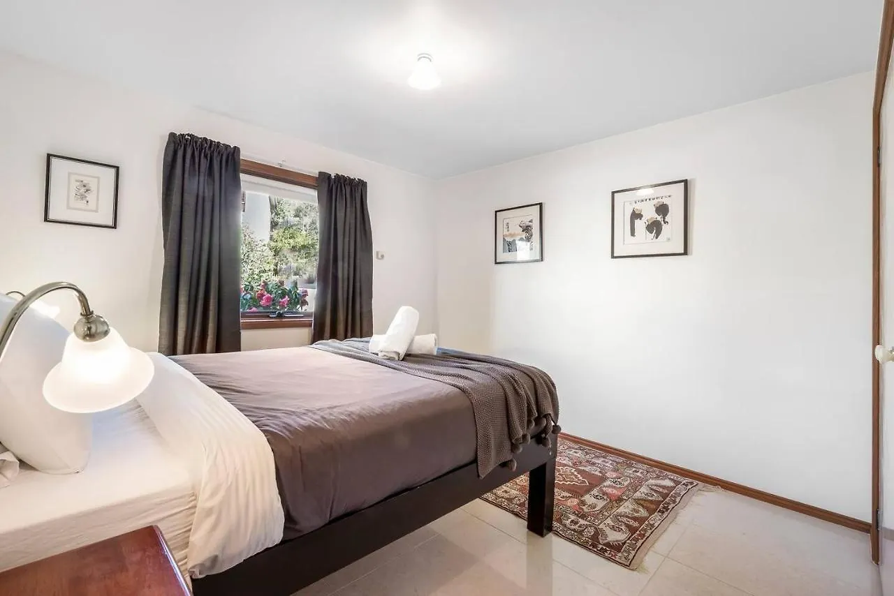 Platypus Cottage Watch Them Play From The Garden Hobart Australie