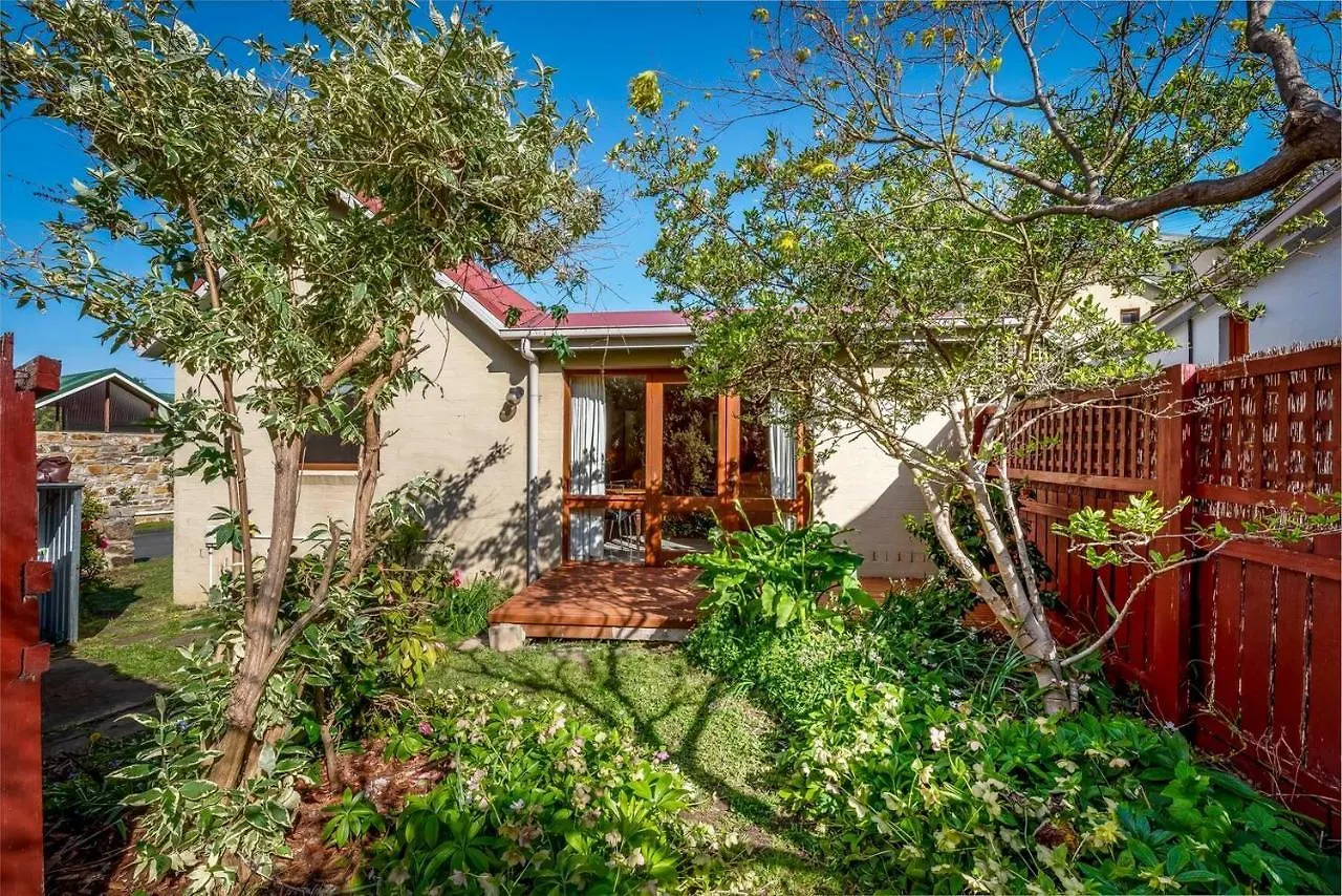 Platypus Cottage Watch Them Play From The Garden Hobart 0*,  Australie